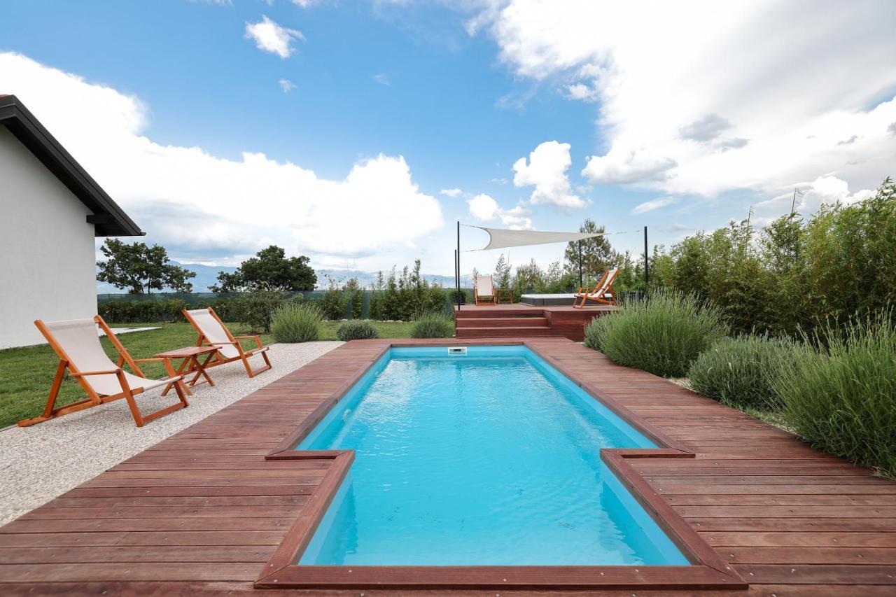 Villa Ena With Pool & Jacuzzi Donji Kasic ภายนอก รูปภาพ