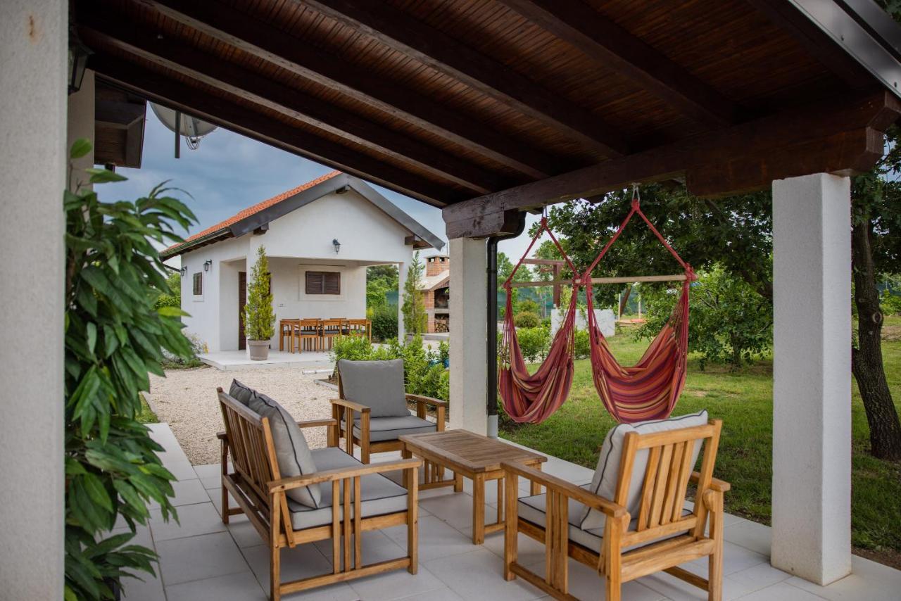 Villa Ena With Pool & Jacuzzi Donji Kasic ภายนอก รูปภาพ