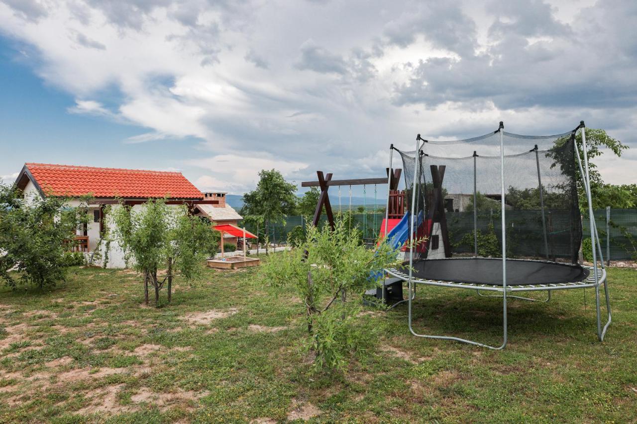 Villa Ena With Pool & Jacuzzi Donji Kasic ภายนอก รูปภาพ