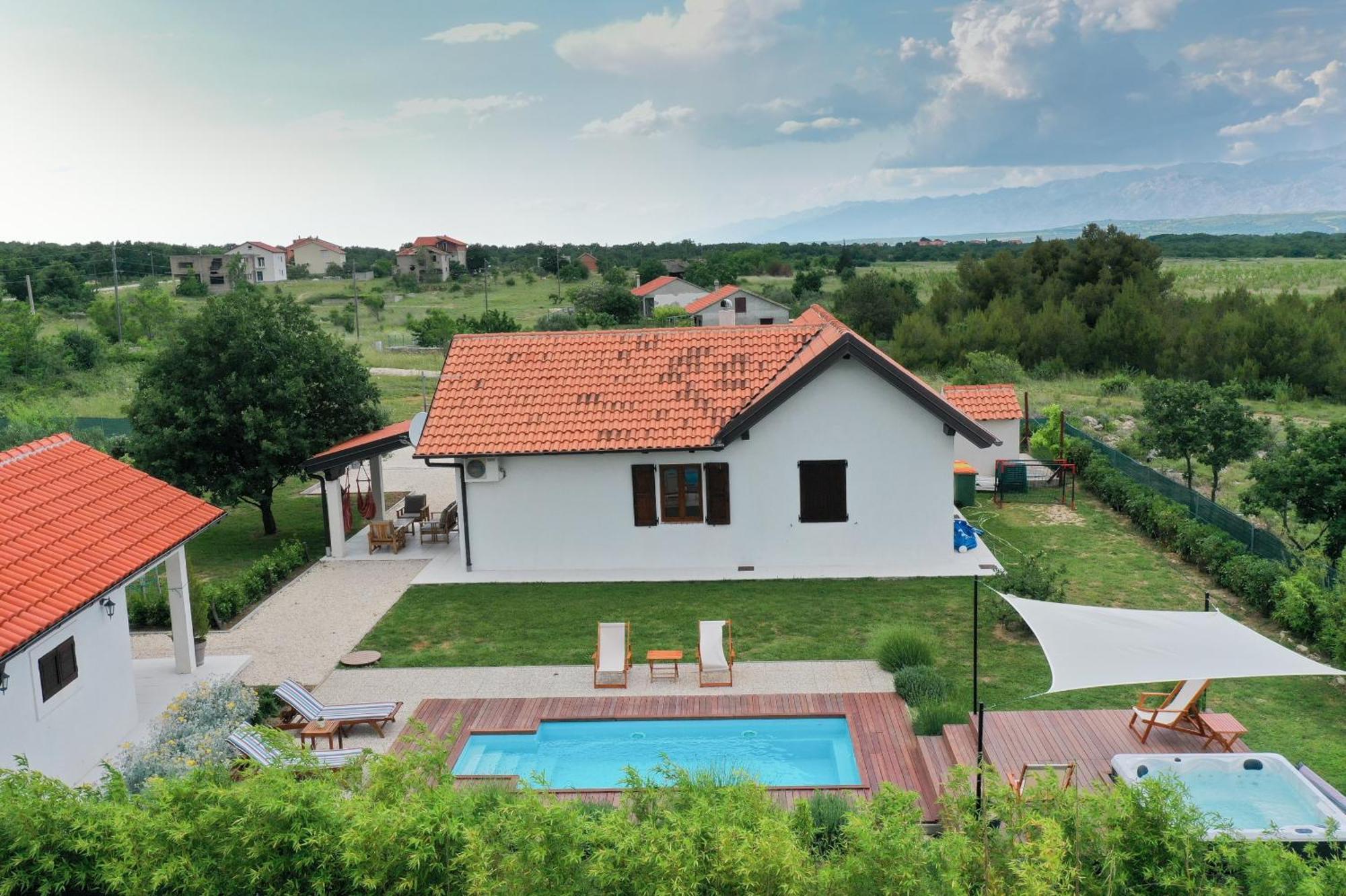 Villa Ena With Pool & Jacuzzi Donji Kasic ภายนอก รูปภาพ